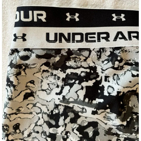 Under Armor Women's Size Medium Cropped Leggings Logo Running Gym Workout Mesh - Picture 3 of 7